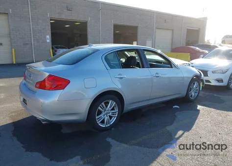 2013 Infiniti G37X из США, поврежденный, VIN JN1CV6AR0DM353385